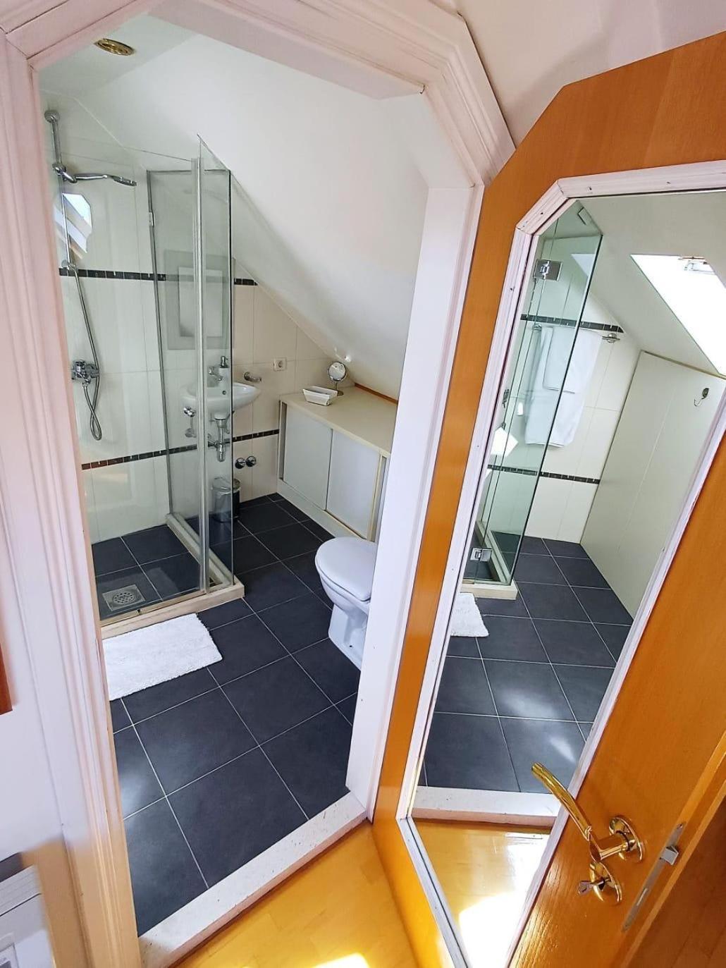 Boutique Guest Accommodation Zephyrus Split Room photo
